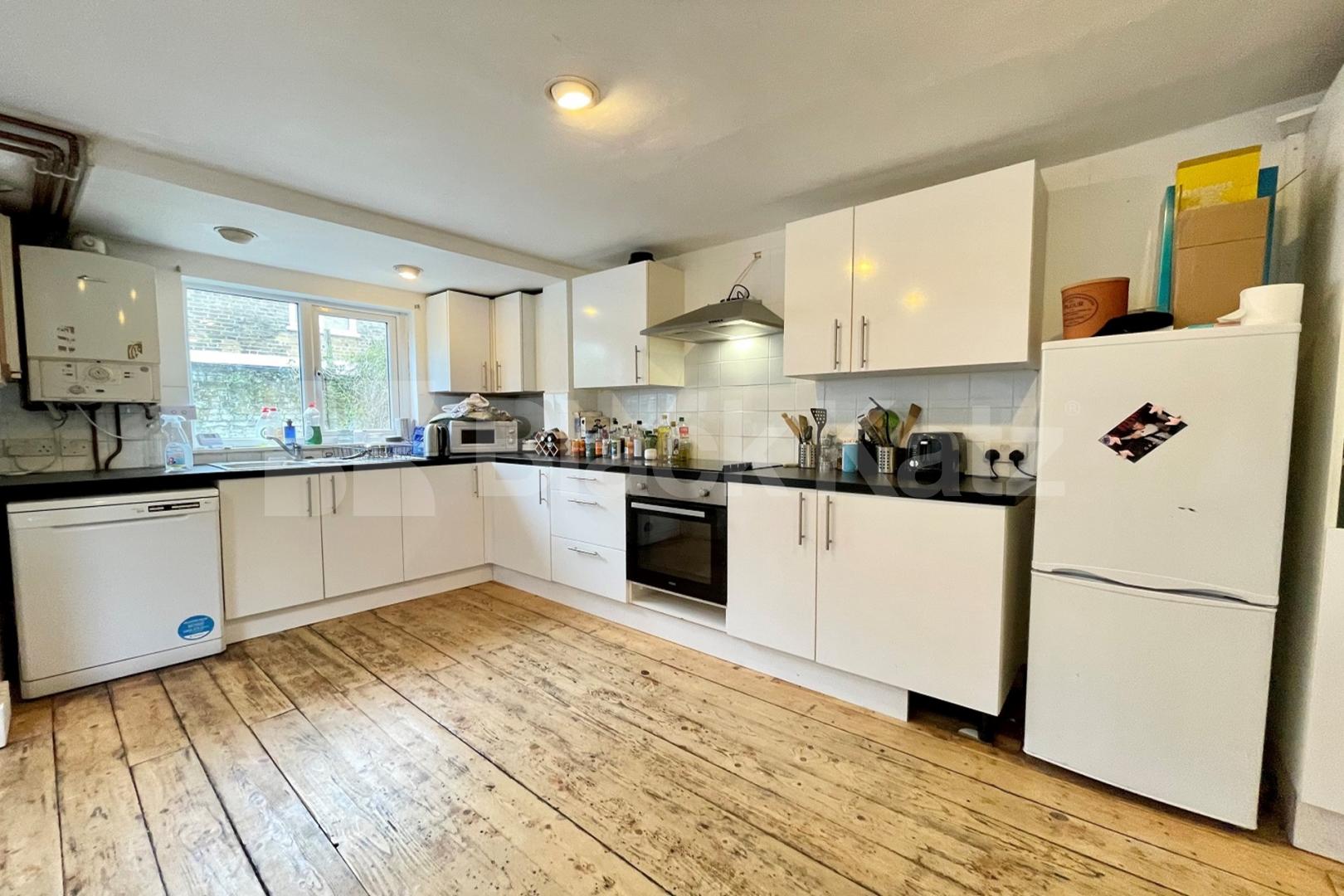 Triplex period house offering 1430 Sq. Ft. of living & entertaining space Khyber Road, Clapham Junction